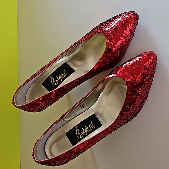❤️💋Vintage Red sequined 6 1/2 never worn 👠 heels💋❤️ - Picture 1 of 8